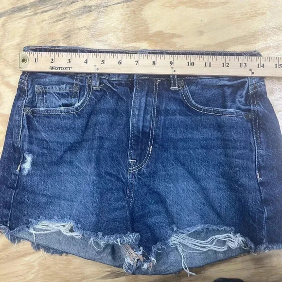 American Eagle TOMGIRL Denim Short Women’s Size 4 Raw Hem Distressed - Picture 11 of 13
